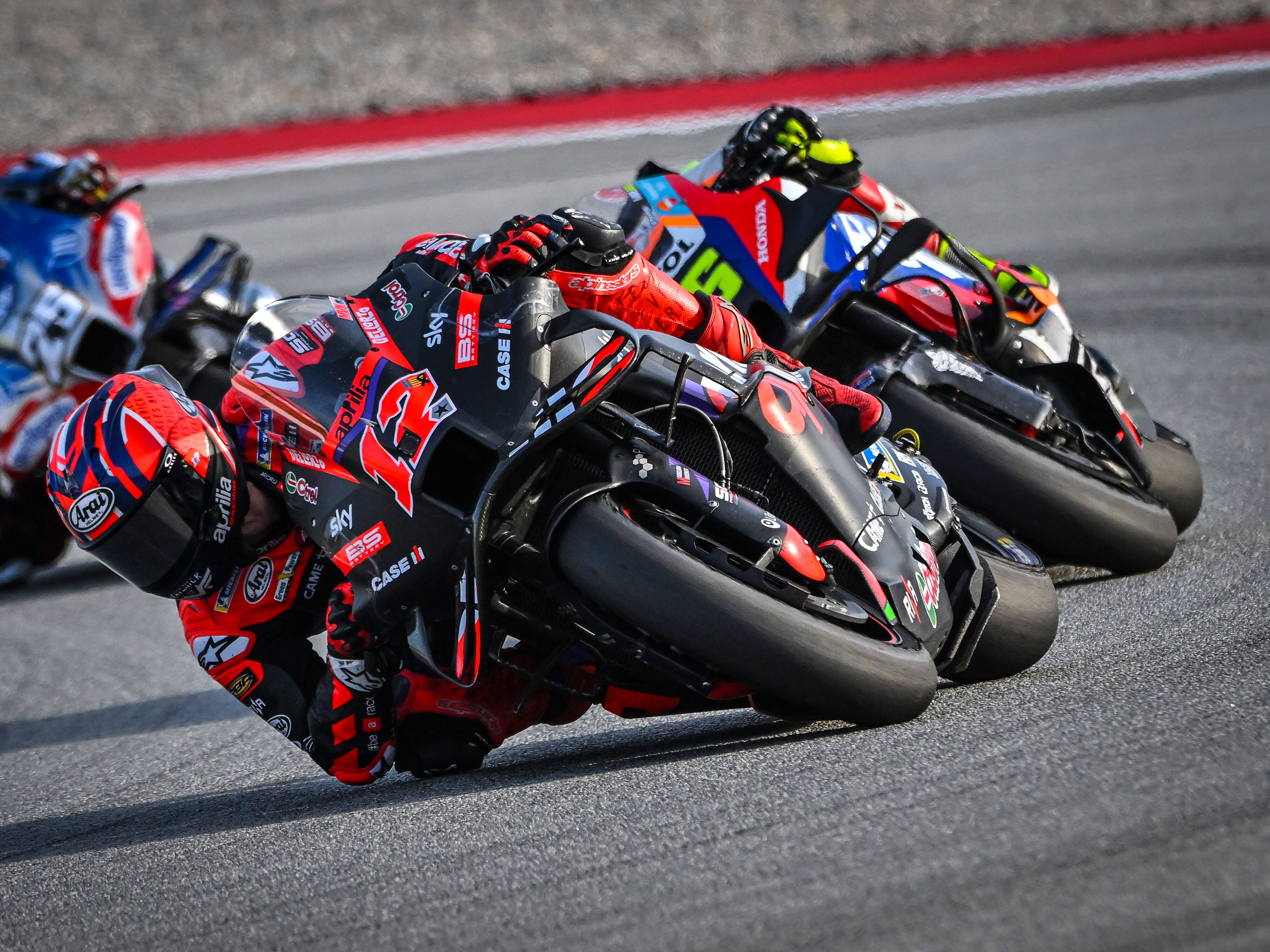 Aprilia Racing завършва сезон 2024 с пето място | Aprilia BG