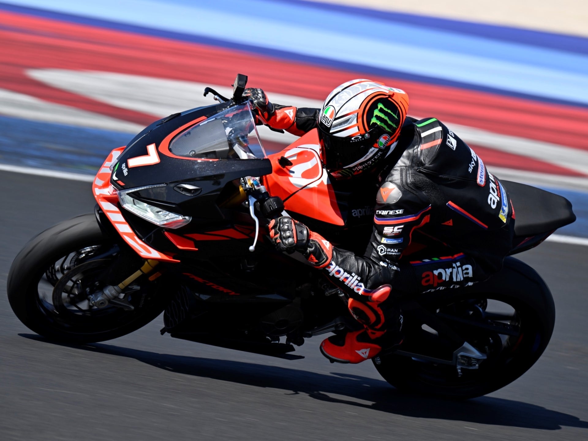 DIE APRILIA RS 660 FACTORY FLIEGT IN MISANO | Aprilia DE