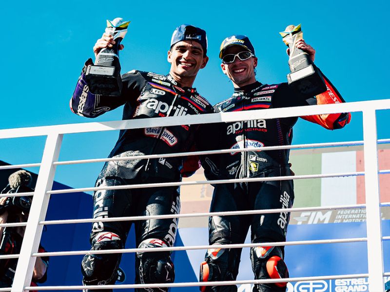 Aprilia: motorcycles and scooters. Official site