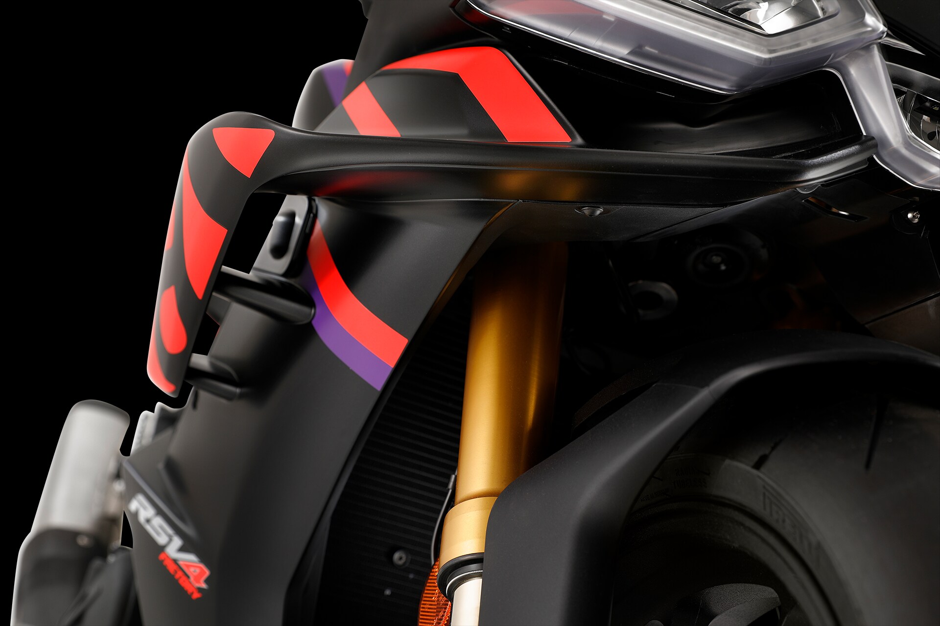 Aprilia RSV4 Factory 1100：価格、カラー、燃費